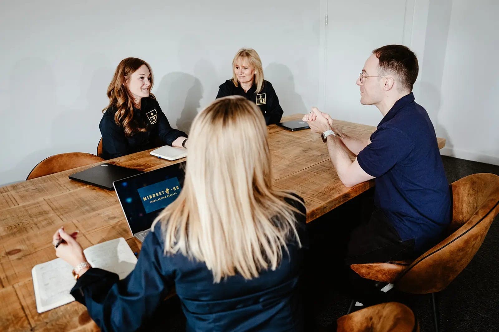 Reviewing arrangements around a table